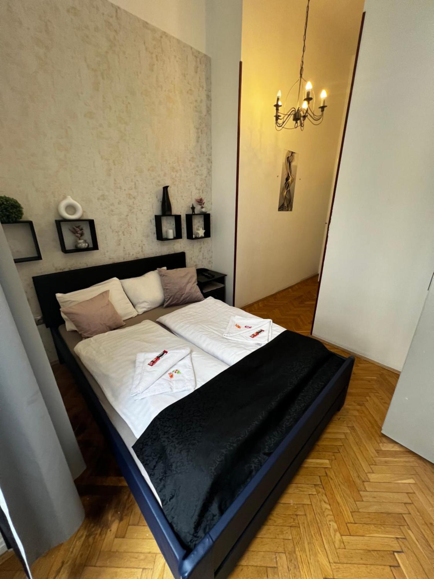 Spring Roses Downtown Boutique Hotel Budapeste Exterior foto